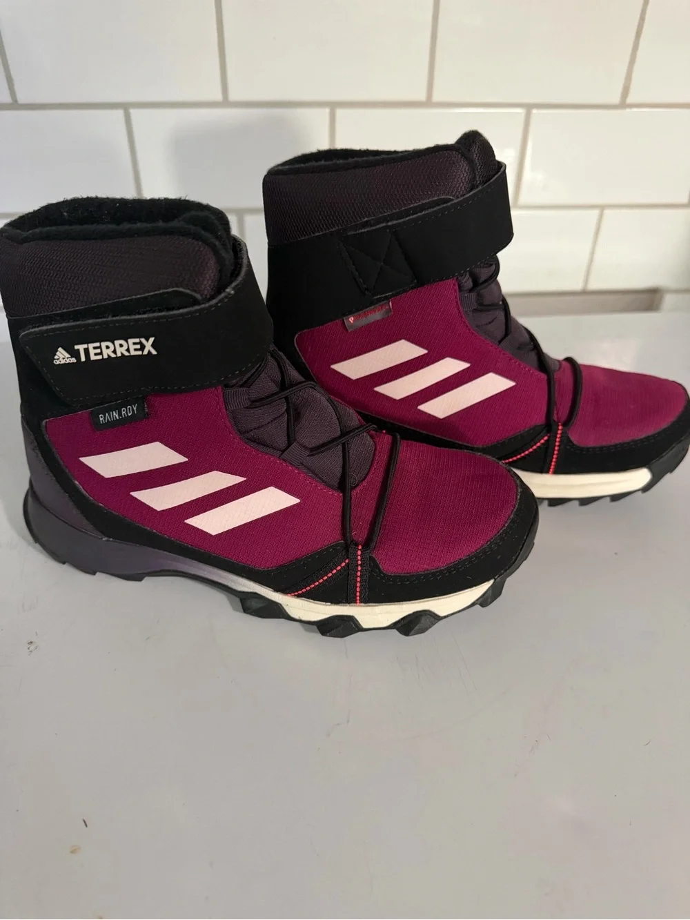 adidas Terrex RAIN.RDY PrimaLoft Traxion Waterproof Kids Ankle Boots 3 Purple w